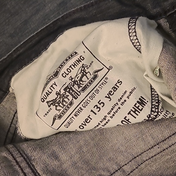 LIKE NEW Levi's 559 Relaxed Straight Medium Wash Mens Jeans - Picture 9 of 14